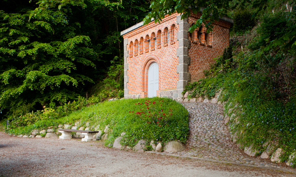 Gartenbau breuer Leistungen: Wege und Mauern