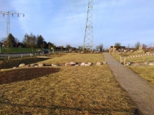 Generationen-Spielplatz Witternförden: Abdecktes Saatgut für Blumenwiese gartenbau breuer